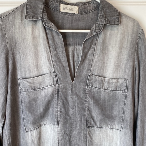 Bella Dahl V Neck Two Pocket Denim Shirt - Gray - Small - Picture 2 of 6
